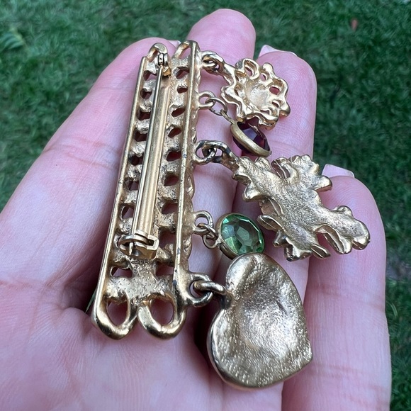 Vintage Gold-tone Costume Dangle Charm Chain Bar Brooch - Picture 13 of 17